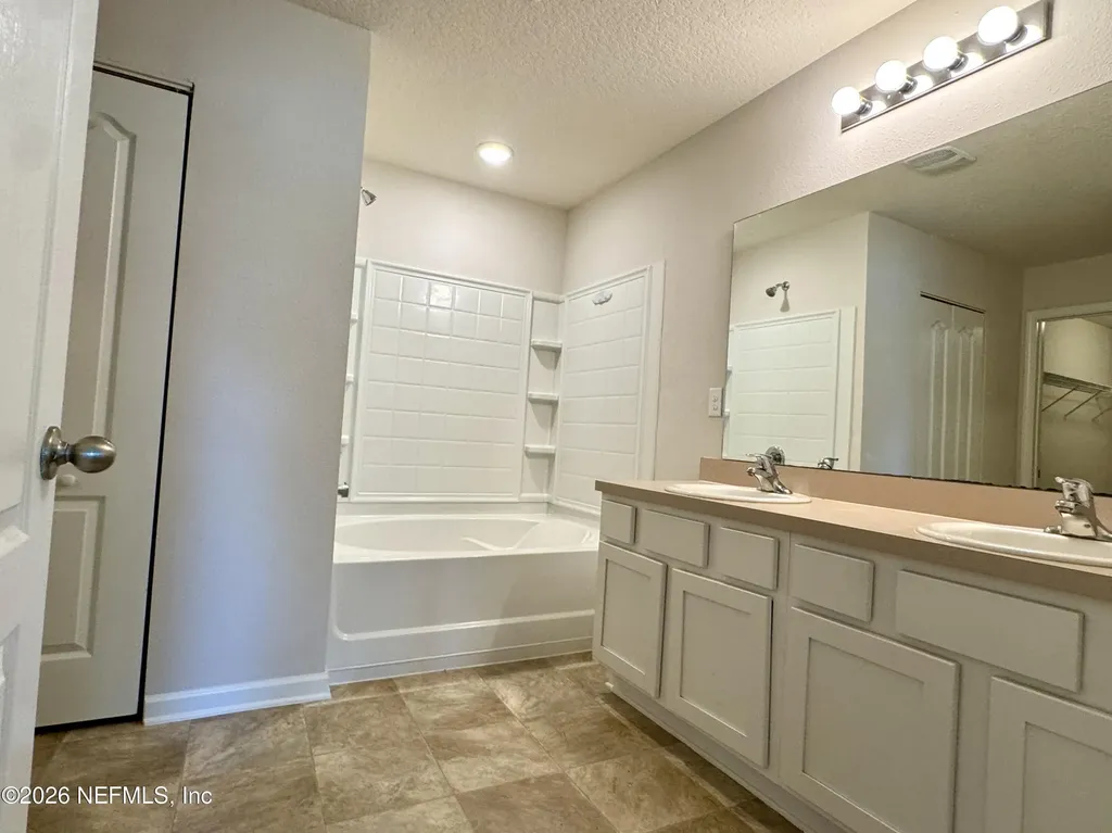 2942 Sunrise Creek Road Green Cove Springs FL 32043