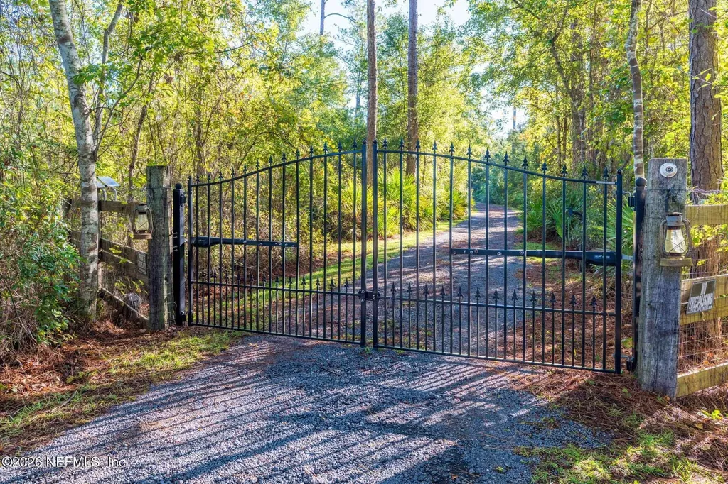 2411 Us Highway 301 Jacksonville FL 32234