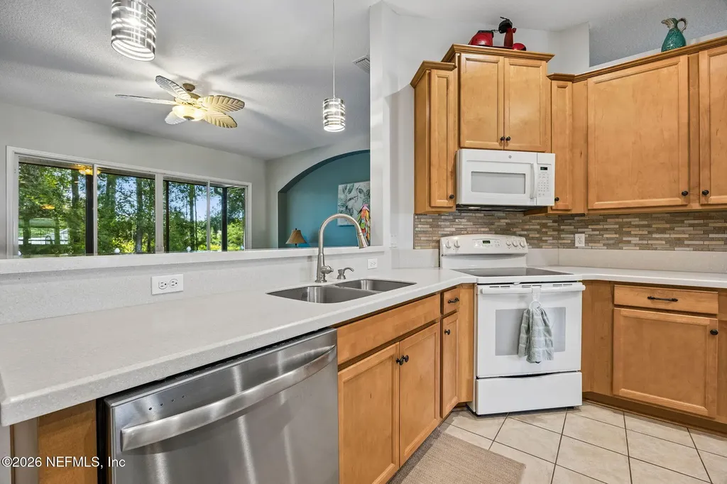 86154 Vegas Boulevard Yulee FL 32097
