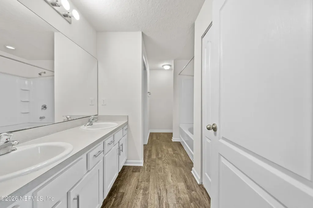 8279 Meadow Walk Lane Jacksonville FL 32256