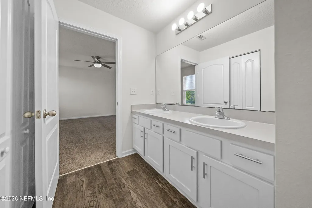 8279 Meadow Walk Lane Jacksonville FL 32256