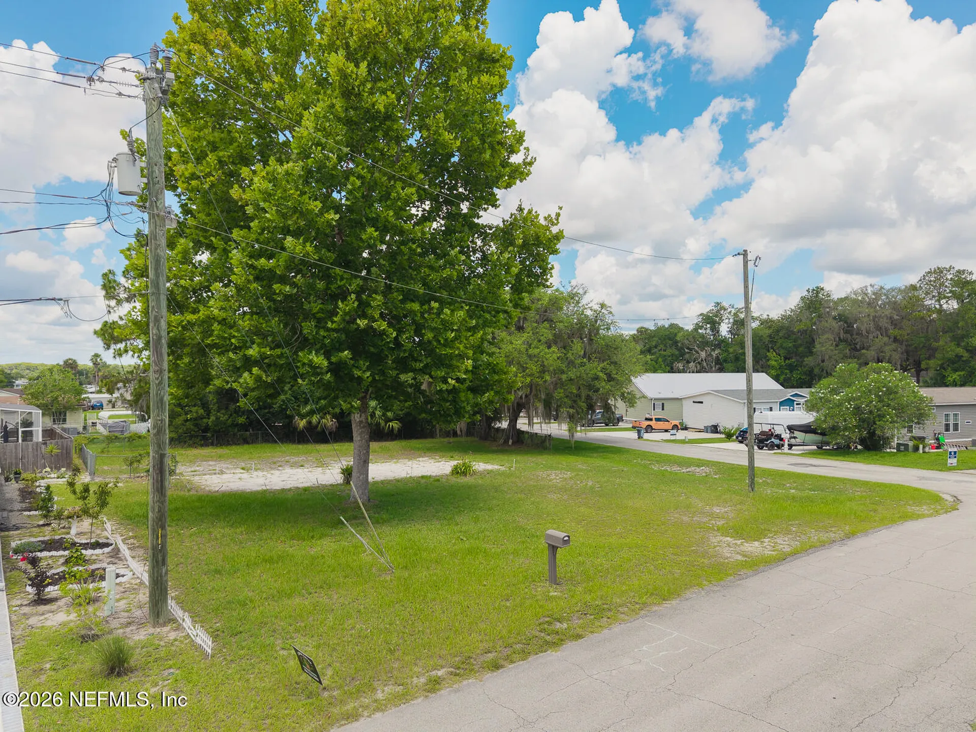 1305 2nd Avenue Welaka FL 32189