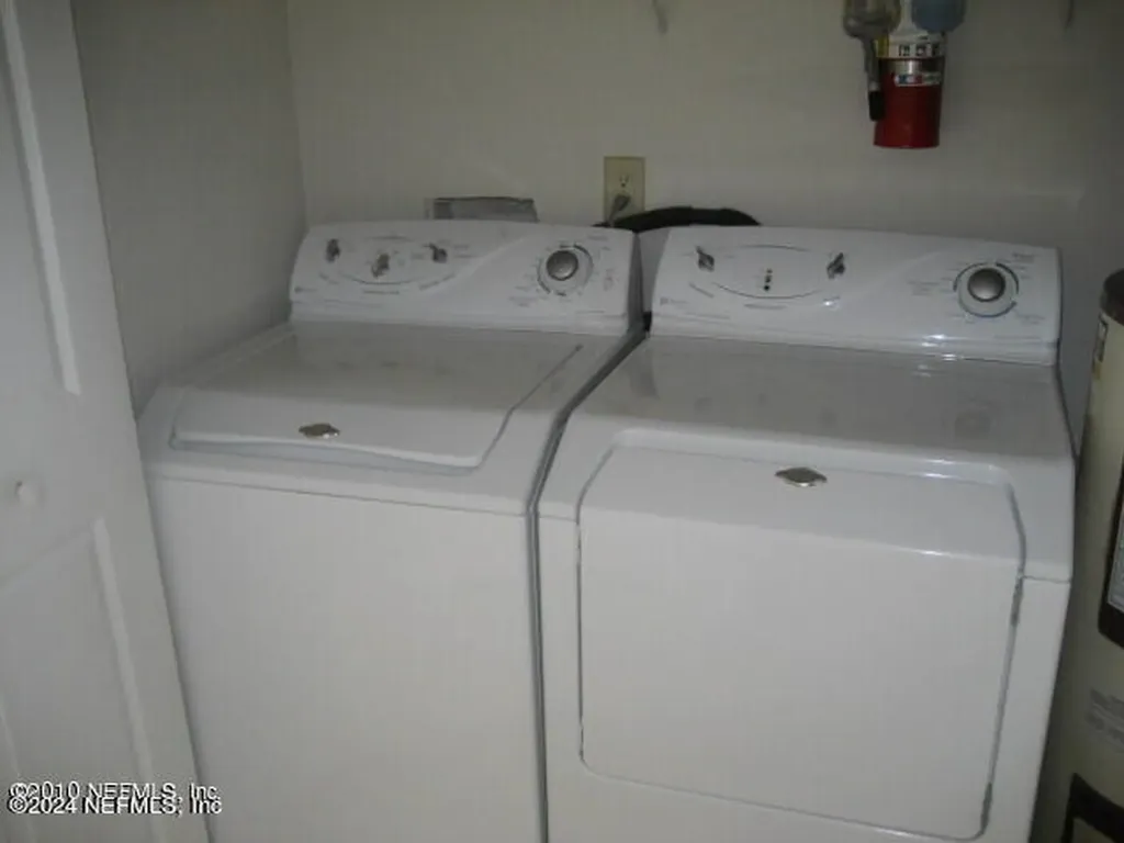 1800 The Greens Way Jacksonville Beach FL 32250