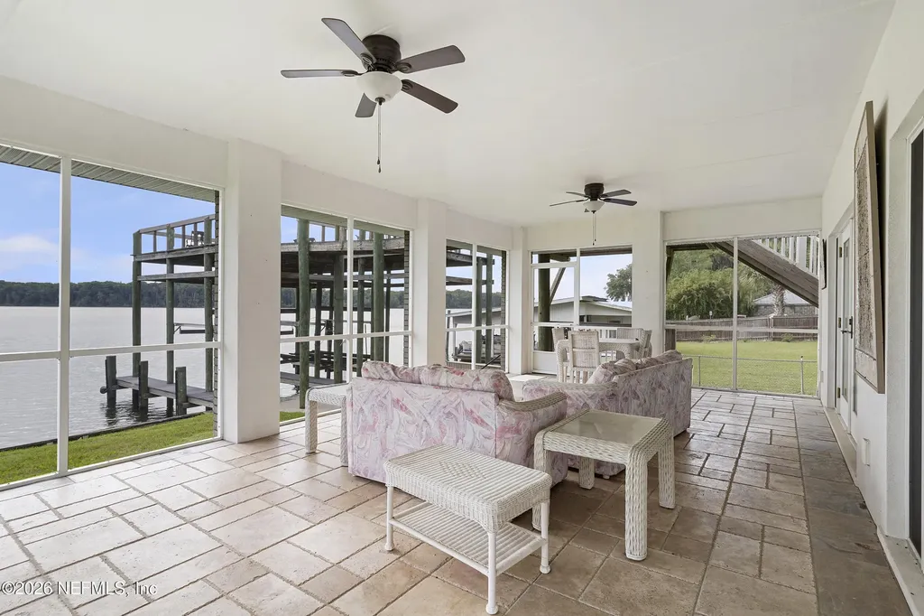703 Front Street Welaka FL 32189