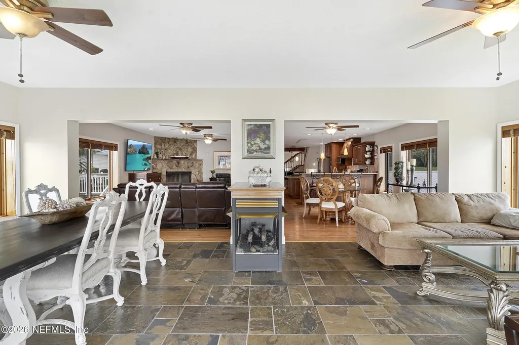 703 Front Street Welaka FL 32189