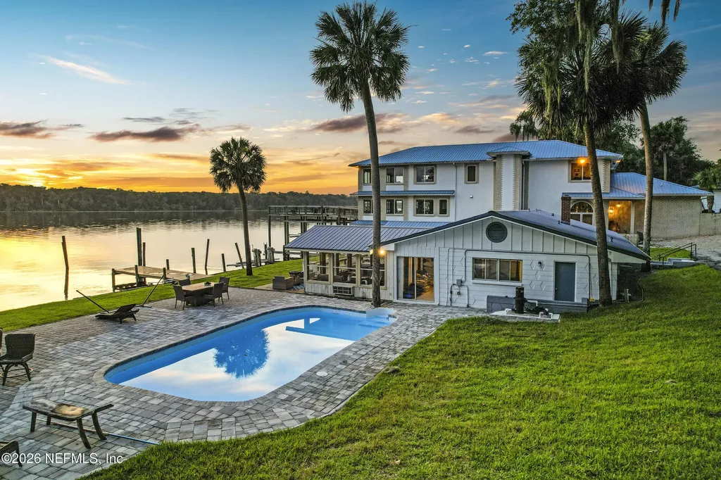 703 Front Street Welaka FL 32189