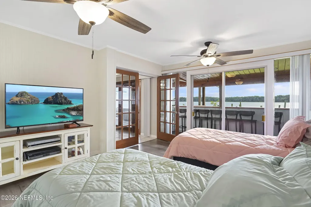 703 Front Street Welaka FL 32189