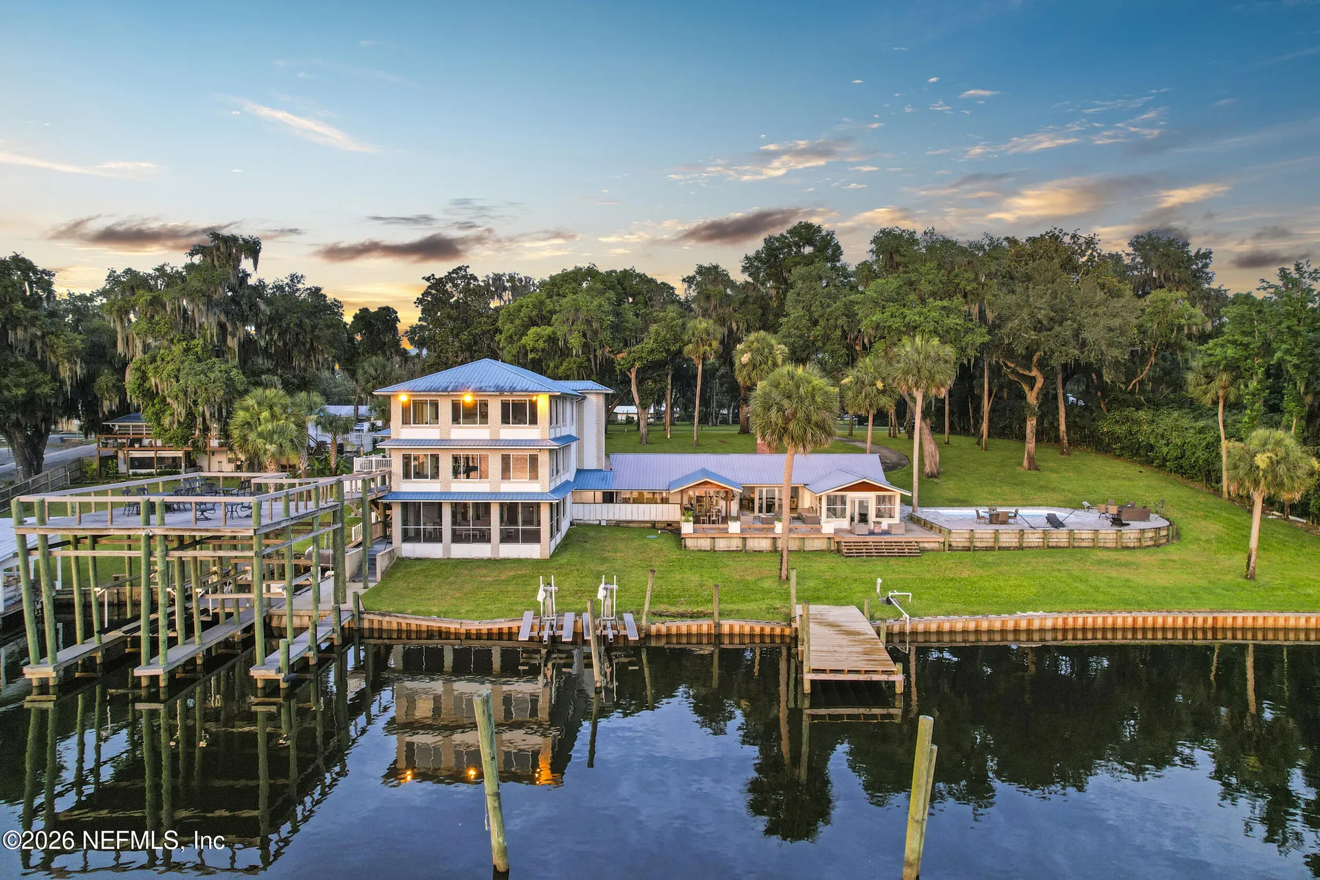 703 Front Street Welaka FL 32189