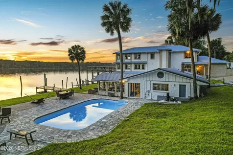 703 Front Street Welaka FL 32189