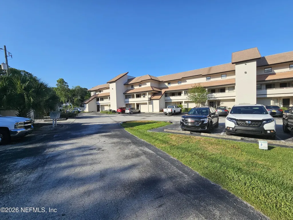 1307 River Hills Circle E Jacksonville FL 32211
