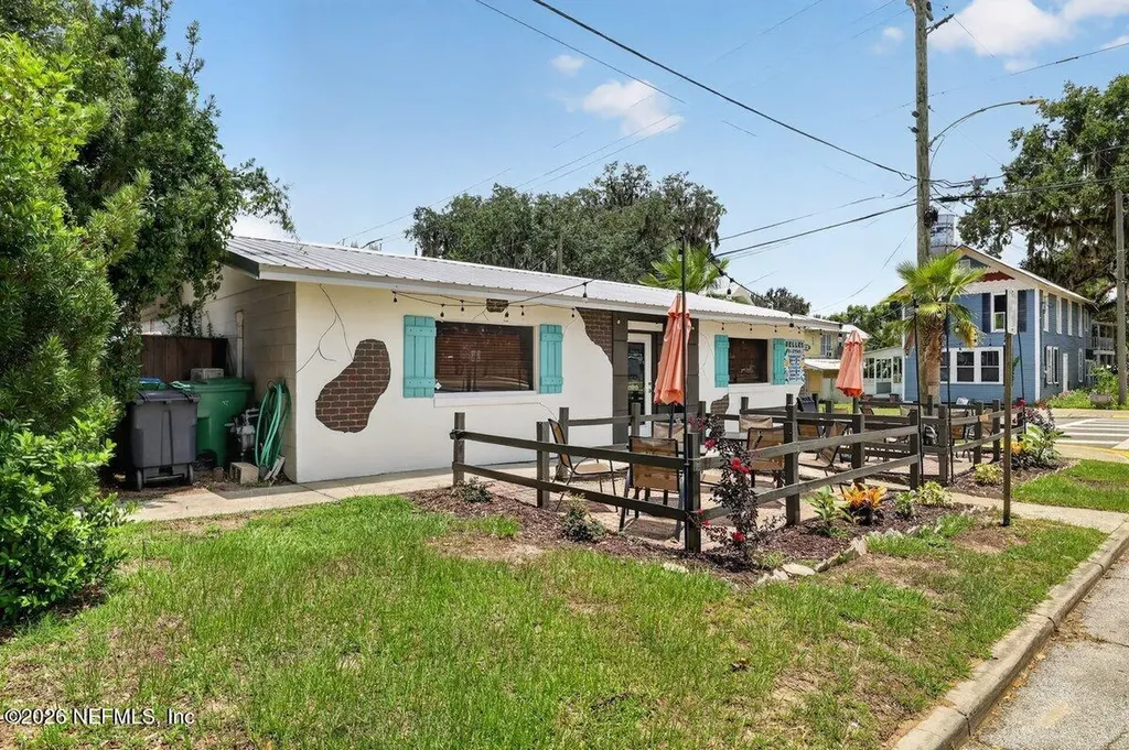 2 N Park Street Crescent City FL 32112