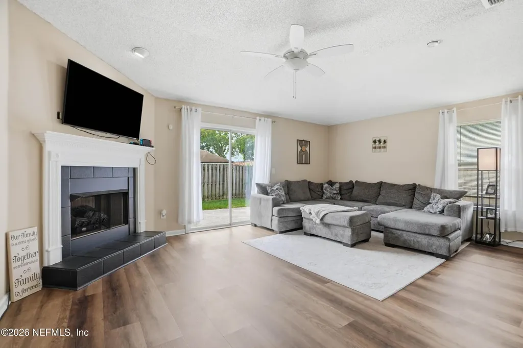 3239 Deuce Court Jacksonville FL 32277
