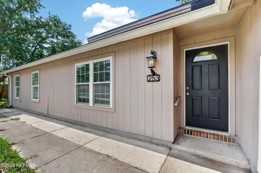 253 Deerwood Circle E Middleburg FL 32068