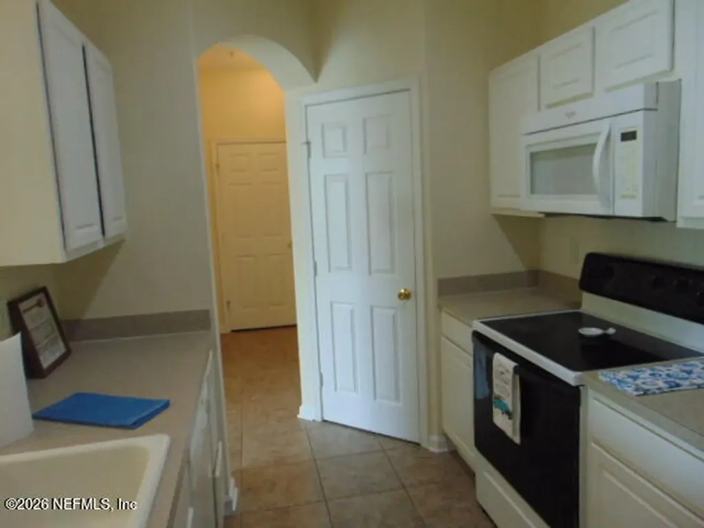 7990 Baymeadows Road E Jacksonville FL 32256
