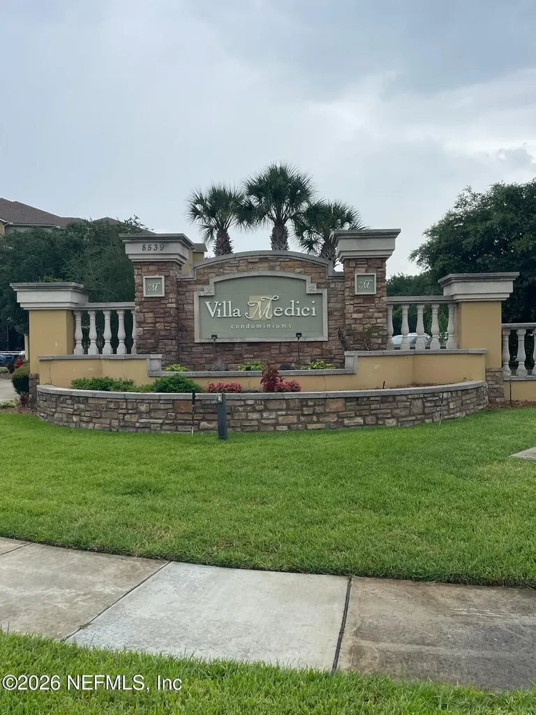 8539 Gate Parkway Jacksonville FL 32216