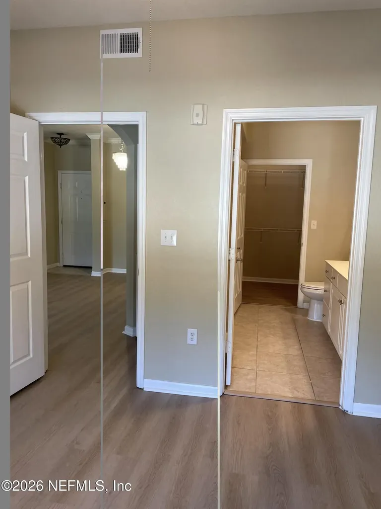 8539 Gate Parkway Jacksonville FL 32216