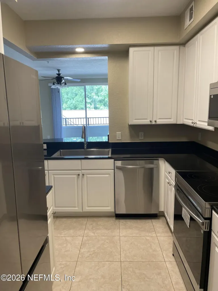 8539 Gate Parkway Jacksonville FL 32216
