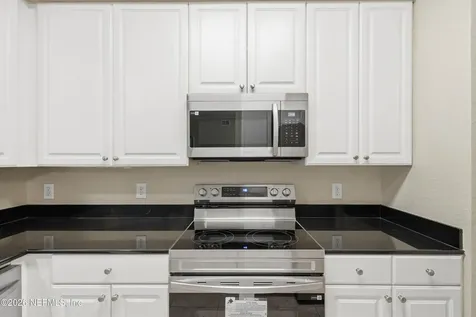 8539 Gate Parkway Jacksonville FL 32216