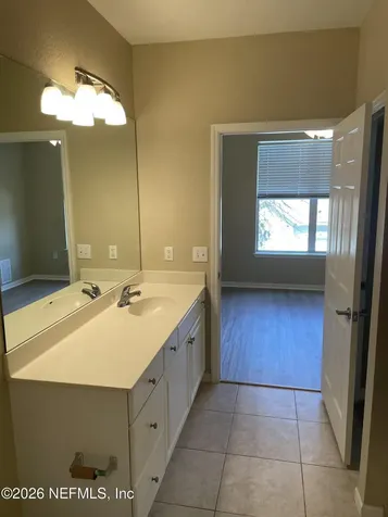 8539 Gate Parkway Jacksonville FL 32216