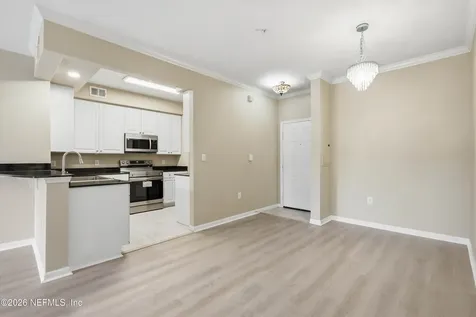8539 Gate Parkway Jacksonville FL 32216
