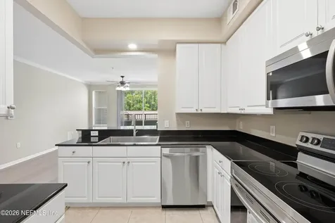 8539 Gate Parkway Jacksonville FL 32216