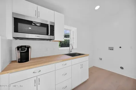 42 3rd Street Atlantic Beach FL 32233