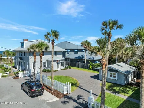 42 3rd Street Atlantic Beach FL 32233
