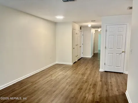 8173 Woods Avenue Jacksonville FL 32216