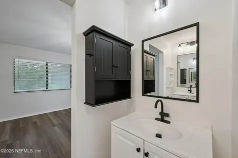 7701 Baymeadows Circle W Jacksonville FL 32256
