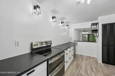 7701 Baymeadows Circle W Jacksonville FL 32256