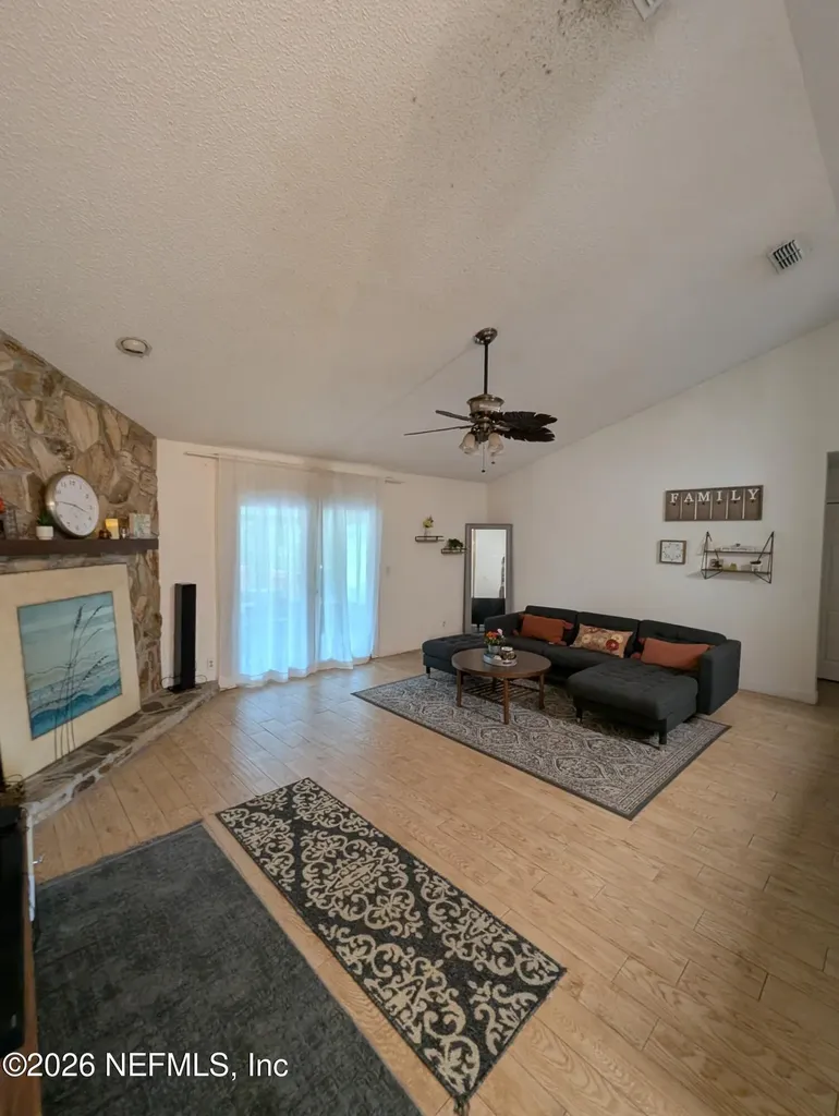 1586 N Crabapple Cove Court Jacksonville FL 32225