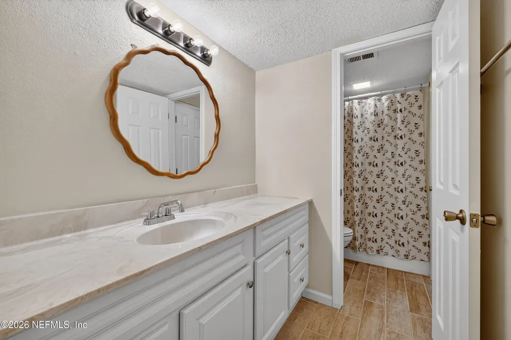 6515 La Mirada W Jacksonville FL 32217