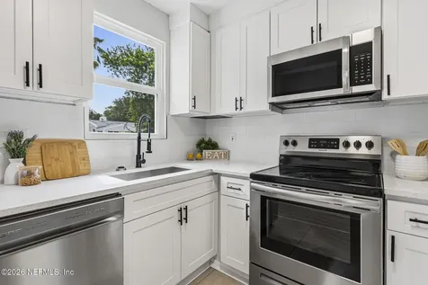 4515 Pinewood Avenue Jacksonville FL 32207