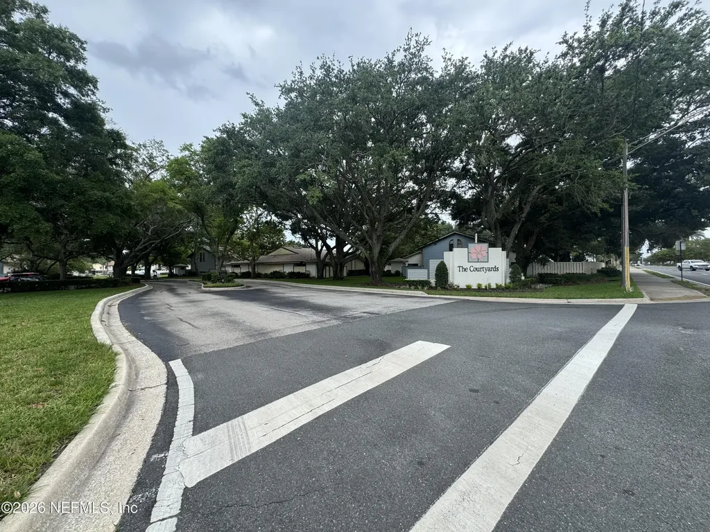 1904 Challenger Court E Jacksonville FL 32233