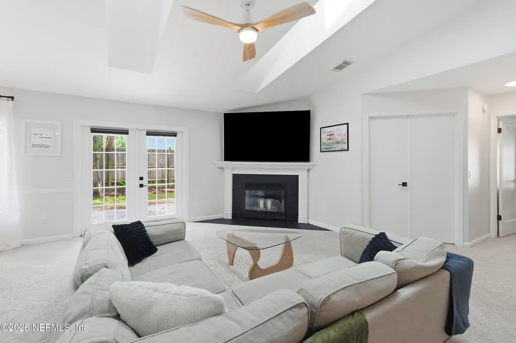 2004 St Martins Drive E Jacksonville FL 32246