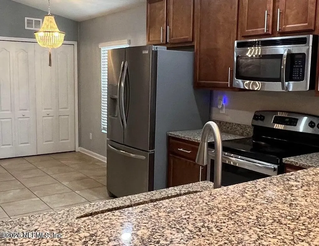 4198 Victoria Lakes Drive W Jacksonville FL 32226
