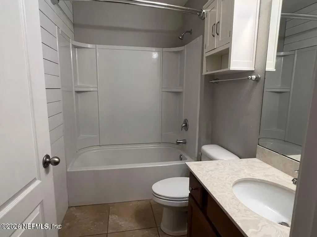 4198 Victoria Lakes Drive W Jacksonville FL 32226