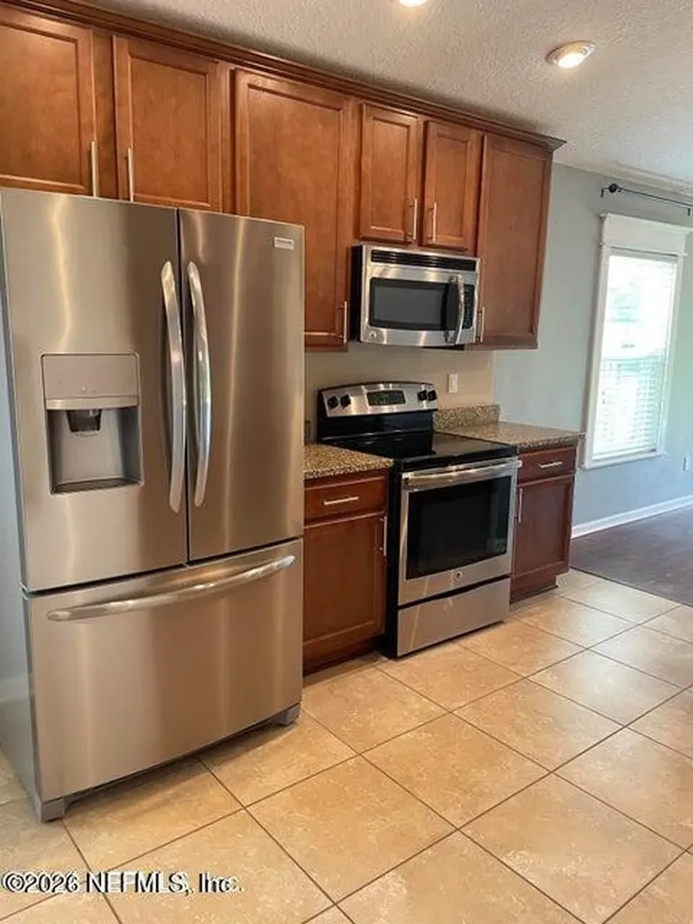 4198 Victoria Lakes Drive W Jacksonville FL 32226