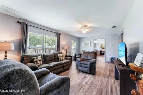 302 Park Avenue Hastings FL 32145