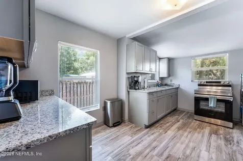 302 Park Avenue Hastings FL 32145