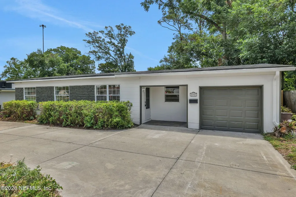 3701 Copper Circle E Jacksonville FL 32207