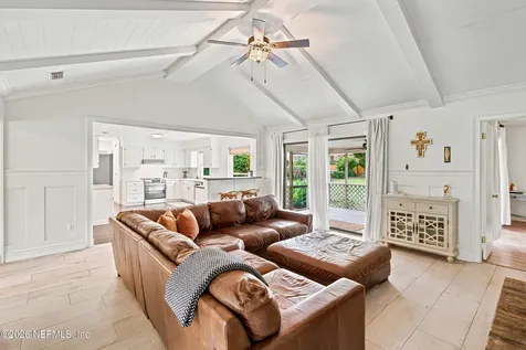 4423 Woodsong Loop W Jacksonville FL 32225