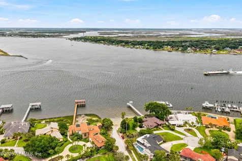 4423 Woodsong Loop W Jacksonville FL 32225