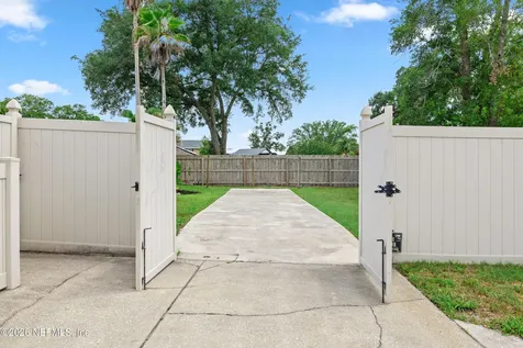 8206 Cutter Place Jacksonville FL 32216