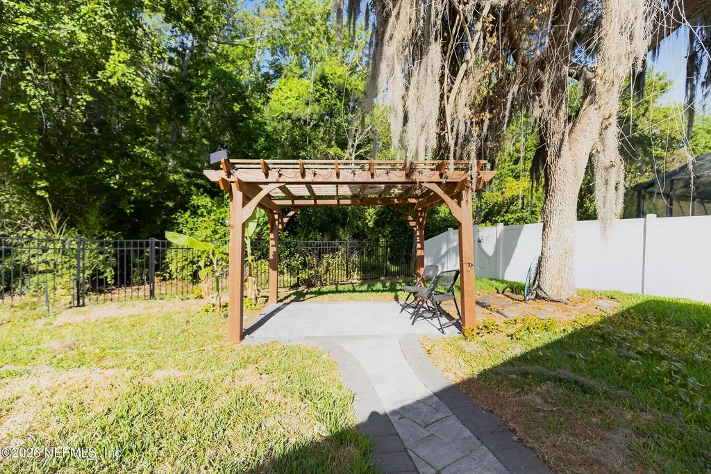 7834 Chase Meadows Drive W Jacksonville FL 32256