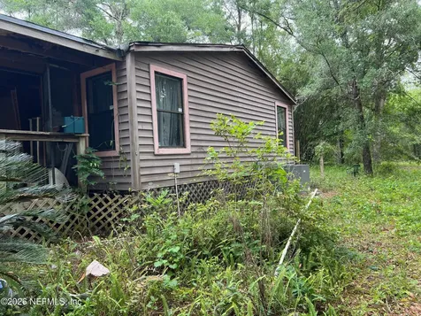 126 Willow Lane Hawthorne FL 32640