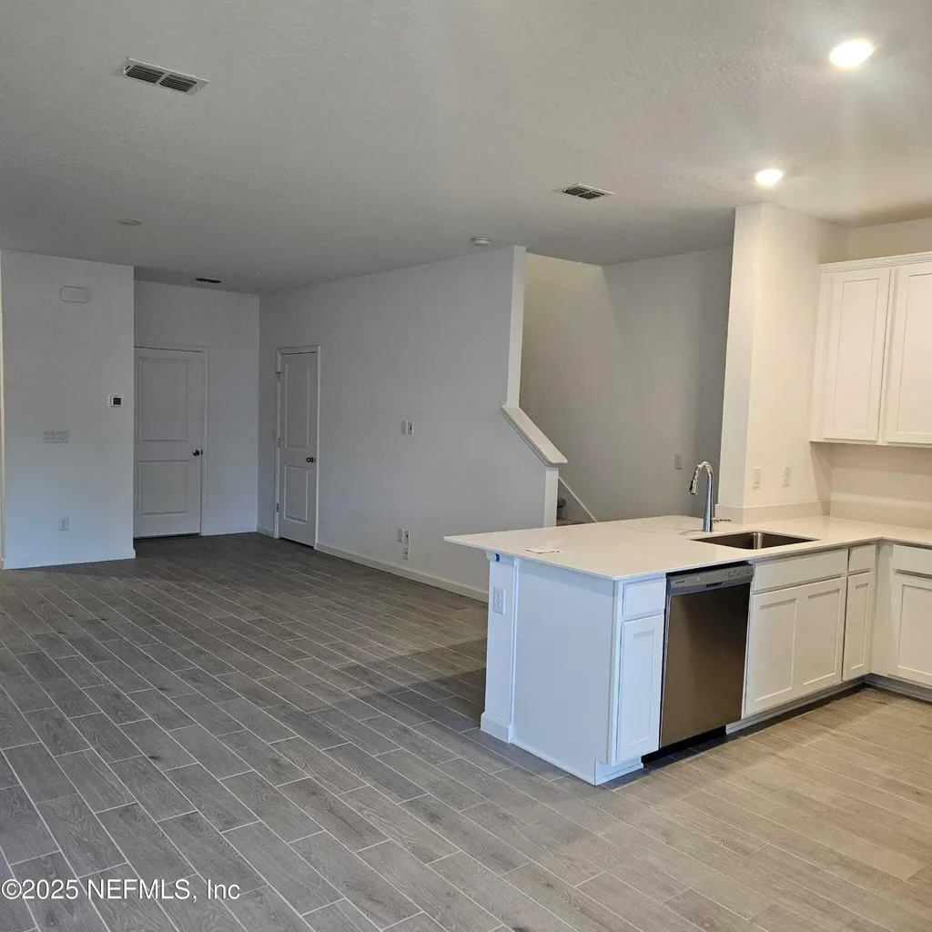 6896 Golden Monarch Avenue Jacksonville FL 32217