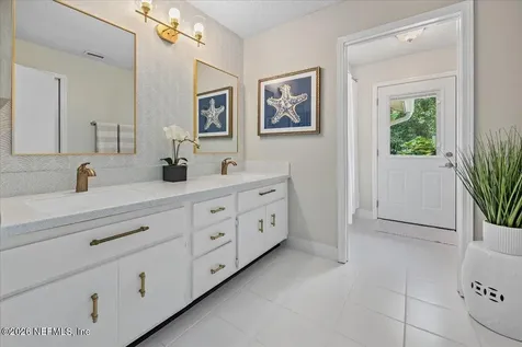 8176 Blue Jay Lane Jacksonville FL 32256
