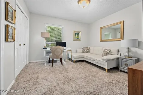 8176 Blue Jay Lane Jacksonville FL 32256