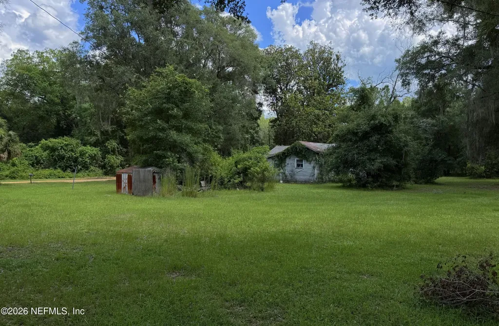111 Savel Road Florahome FL 32140